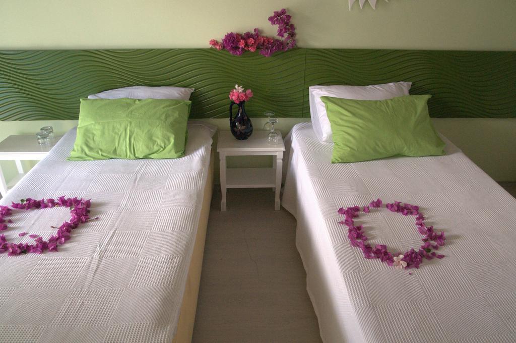 Çeşme Pasalimani Hotel الغرفة الصورة
